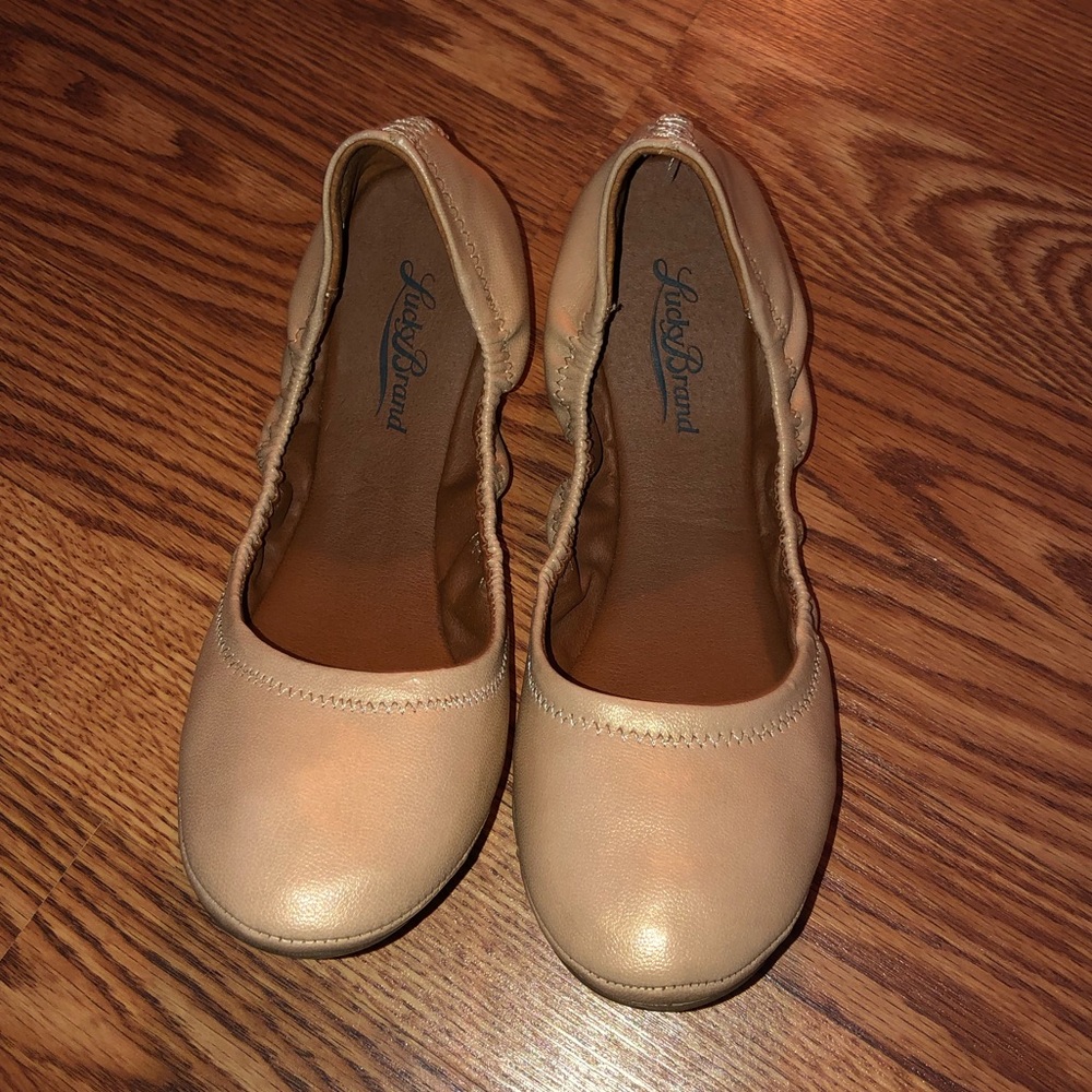 LuckyBrand rose gold/champagne flats size 8.5